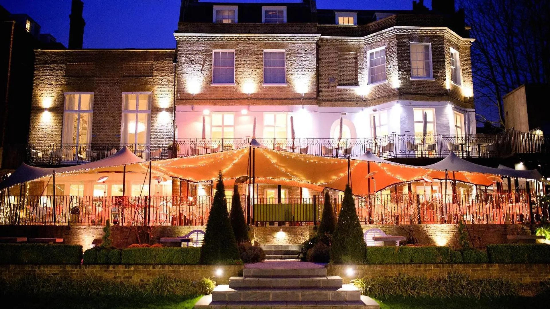Where to Stay Near Kensington Palace: 4 Luxury Hotels Worth It