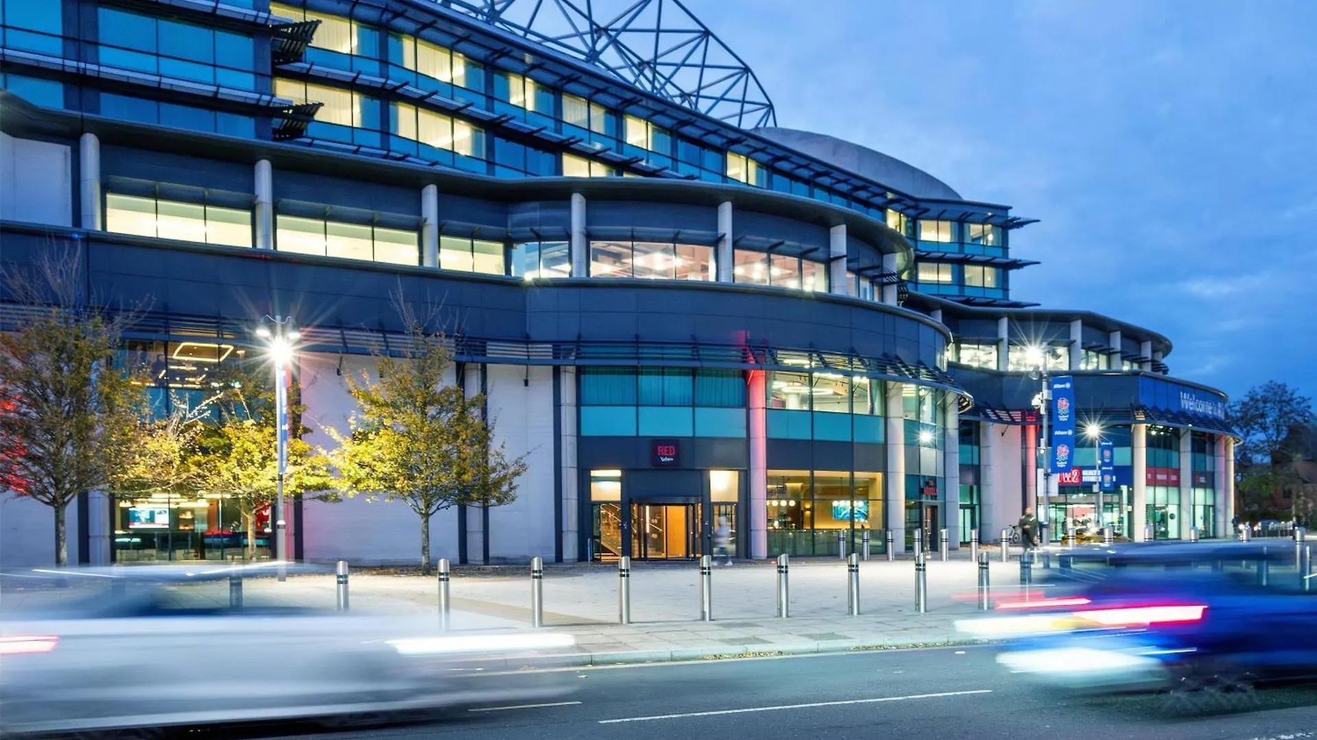 Where to Stay Near Bishops Park: 4 Best Family Hotels