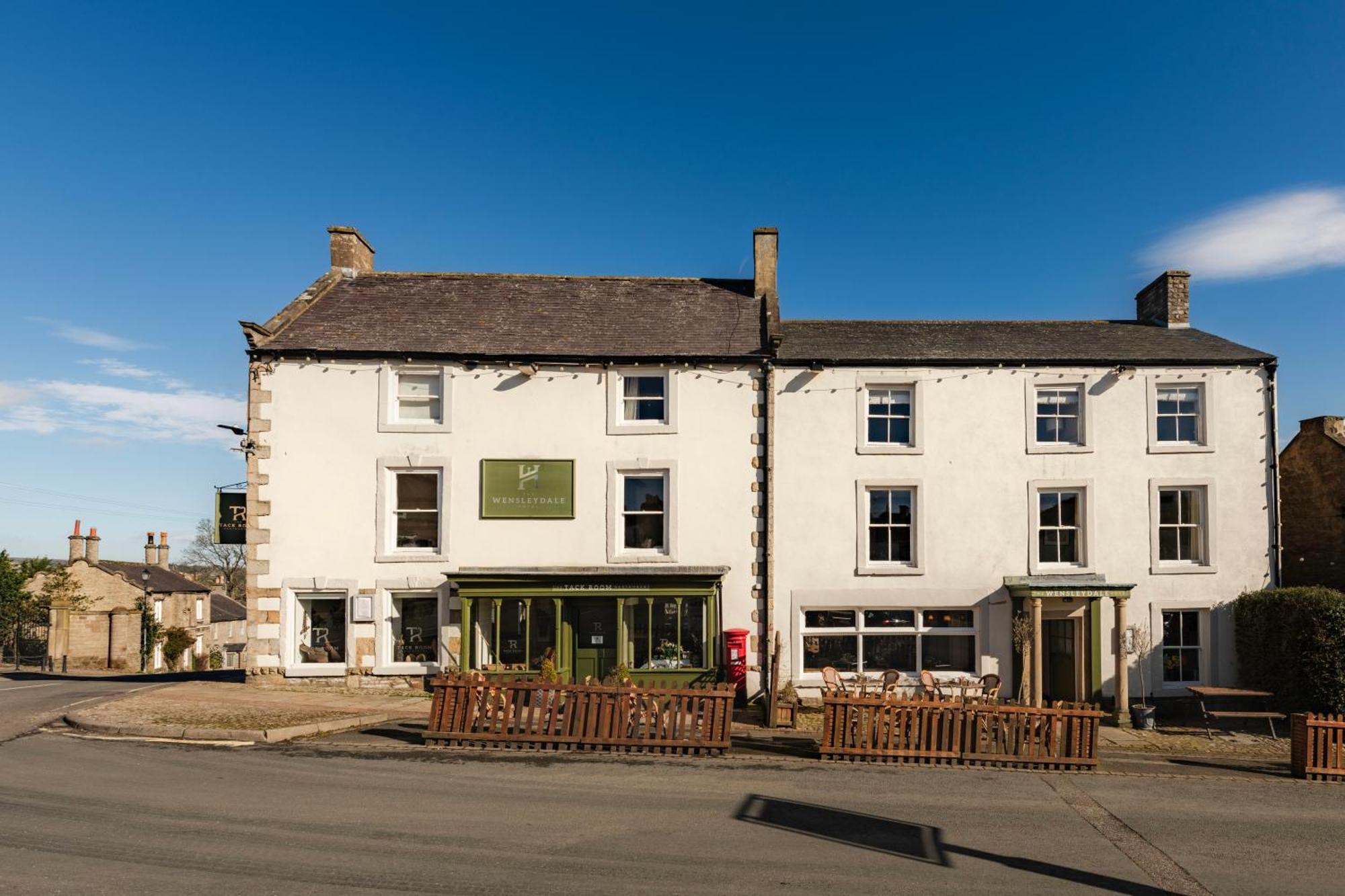4 Couple Hotels Near Forbidden Corner Worth Booking